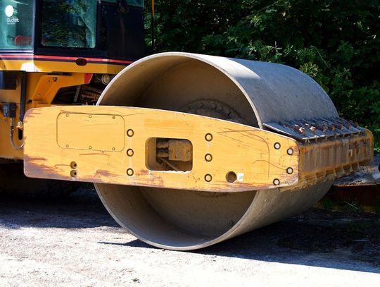 Apel o pilny remont ul. Siemiradzkiego. „Stan nawierzchni jest krytyczny”!