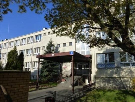 Boisko przy szkole na Braci Załuskich przejdzie modernizację