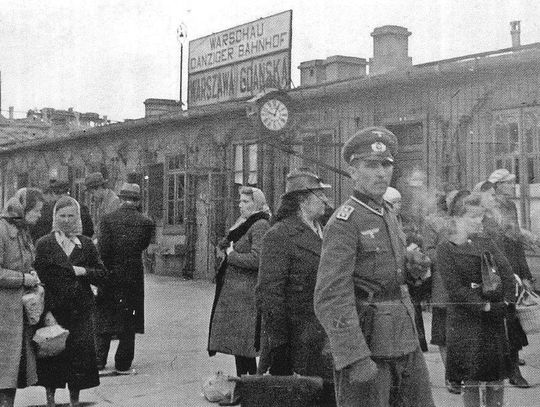 Hołd bohaterom walk o Dworzec Gdański