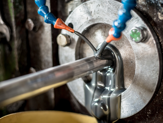 Jak działają wytłaczarki jednoślimakowe i gdzie znajdują zastosowanie?