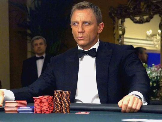 James Bond i jego zamiłowanie do gry w pokera - materiał partnera.