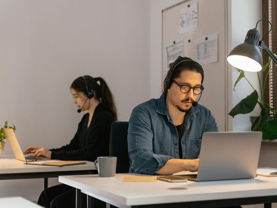 Klucz do produktywności: jak wybrać idealny fotel pracowniczy Klucz do produktywności: jak wybrać idealny fotel pracowniczy