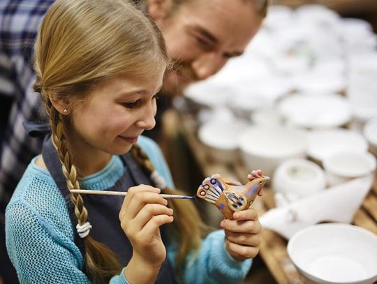 Kolorowy świat wycinanki łowickiej – warsztaty dla dzieci w Bibliotece na Śmiałej Kolorowy świat wycinanki łowickiej – warsztaty dla dzieci w Bibliotece na Śmiałej