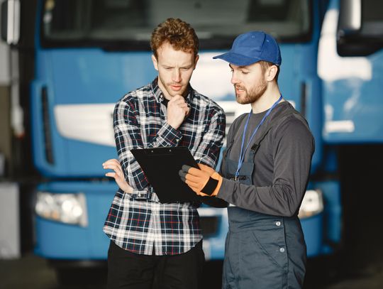 Kompleksowy przewodnik po transporcie mebli w Warszawie: jak zapewnić bezpieczną i sprawną przeprowadzkę
