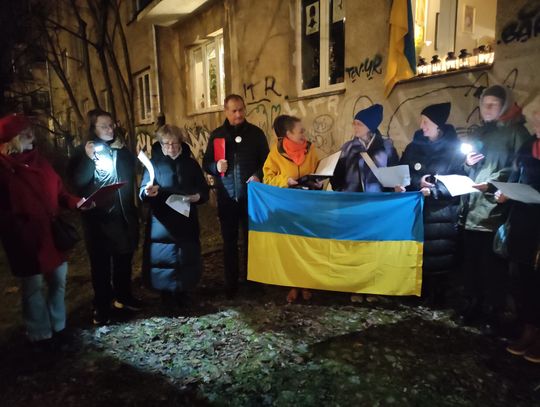 "Oddajmy hołd Ukrainie" - spotkanie pod oknem Jacka Kuronia