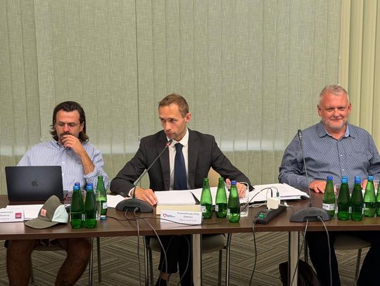 Padł wniosek o odwołanie przewodniczącego Żoliborza. Jak zagłosowali radni?