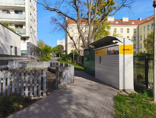 "Patodeweloperski" plac zabaw w ruinie. Sanepid przeprowadził kontrolę