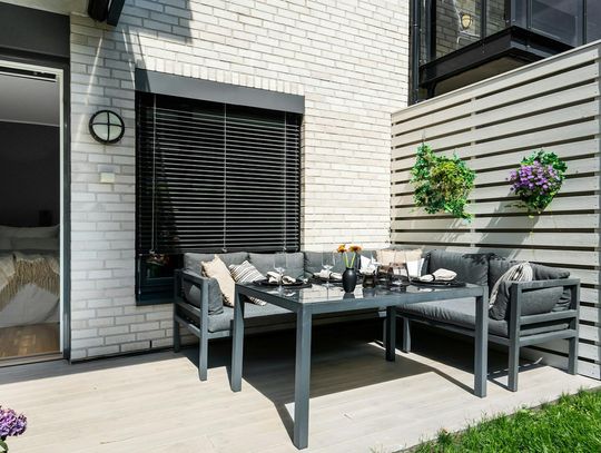 Poradnik: Jak wybrać idealne rolety w Pruszkowie dla każdego wnętrza