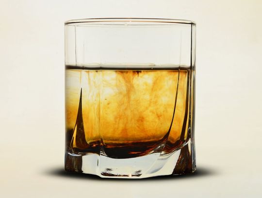 Profile smakowe – różnice między single maltem, brandy i bourbonem