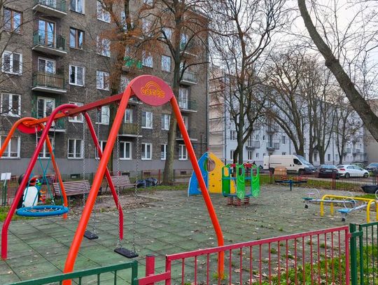 Rewitalizacja podwórek i powrót historycznego krzyża przy ul. Krajewskiego