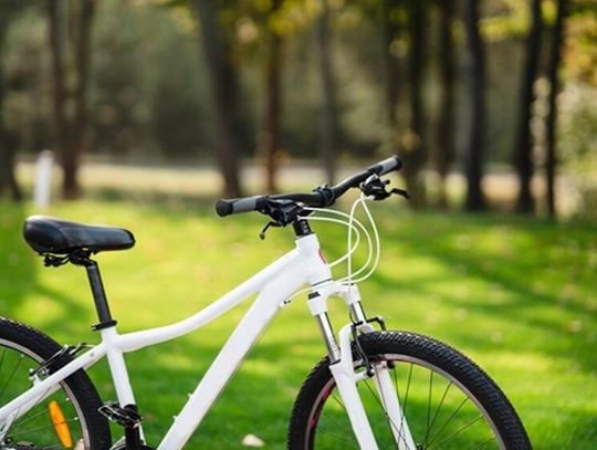 Rower na pierwszym planie – Let’s Repair w Centrum Lokalnym Żoliborz