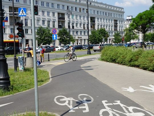 Rowerowe życie w Warszawie. Długość wszystkich dróg dla cyklistów przekroczy 600 km