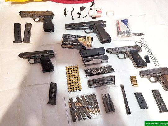 Straż Graniczna w jednym z mieszkań znalazła kilkanaście rodzajów broni i setki sztuk amunicji