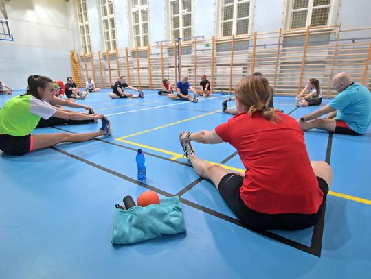 Darmowe zajęcia sportowe na Żoliborzu: joga, gry zespołowe, gimnastyka i więcej!