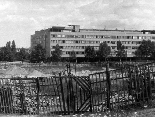 Szklany Dom Żórawskiego. Perła modernizmu i świadek wielu historii Szklany Dom Żórawskiego. Perła modernizmu i świadek wielu historii