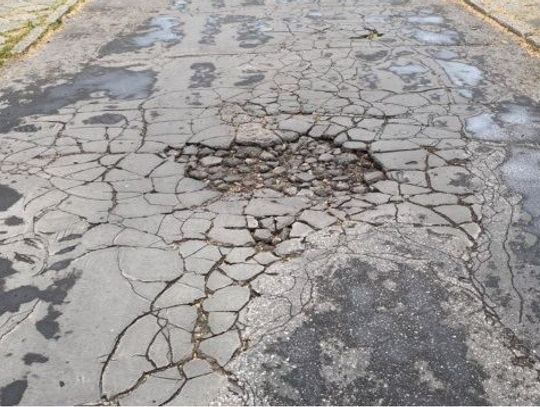 Ulica Śmiała: Dziurawa i niebezpieczna. 50 lat bezskutecznej walki o remont