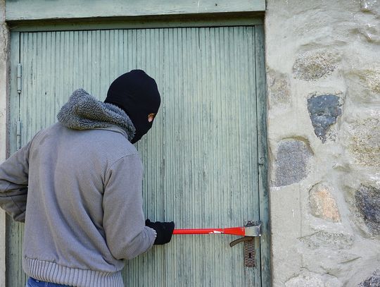 Włamywacze znakują żoliborskie mieszkania. Zachowajcie czujność!