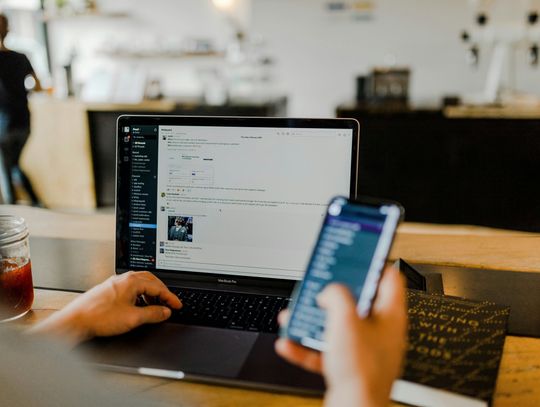 Własny sklep internetowy vs marketplace — co się bardziej opłaca?