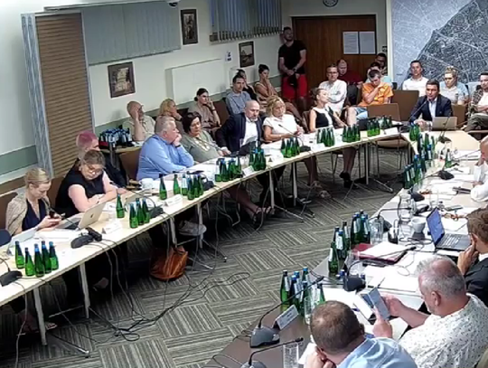 "Zjeść ciastko i mieć ciastko". Radni przeciw Lexowi są za propozycjami deweloperów?