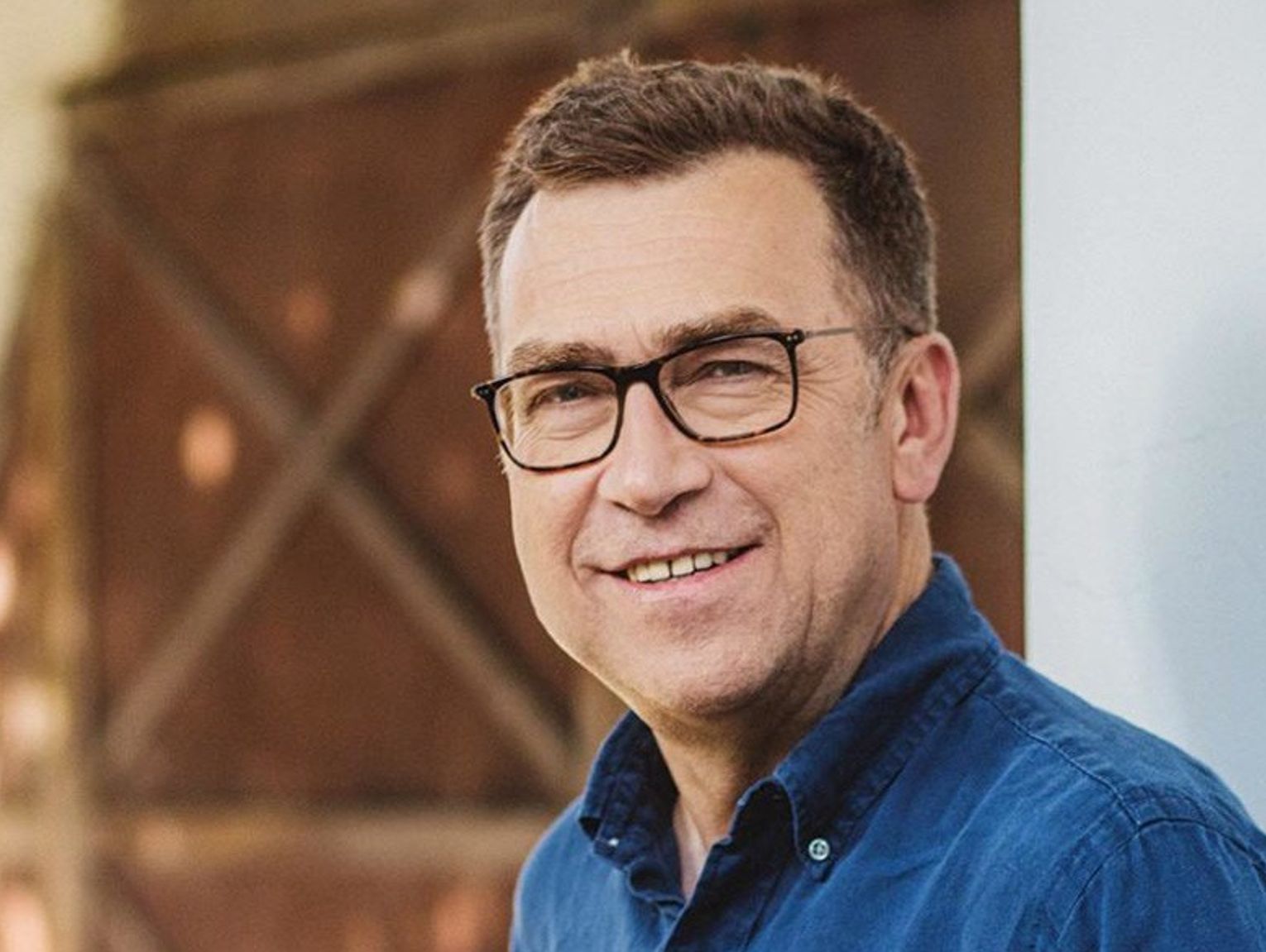 Jaka Polityke Prowadzili Hiszpanie W Nowym Swiecie Maciej Orłoś znowu nadaje, tym razem w „Nowym Świecie”