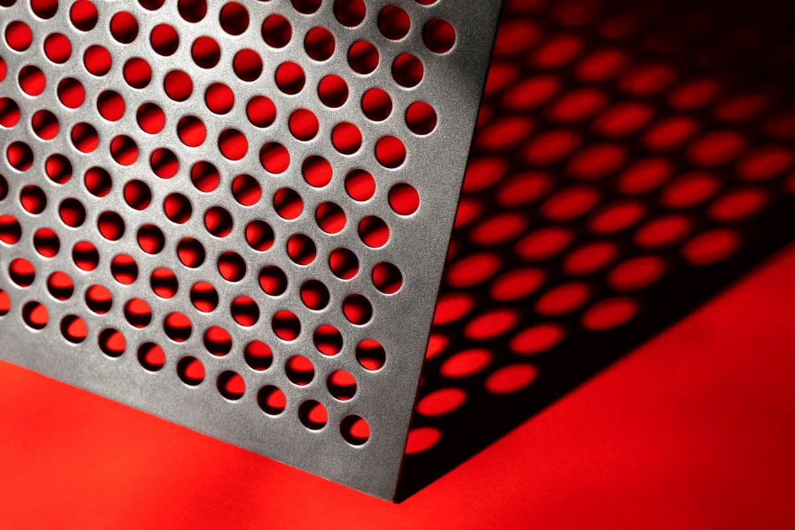 Blachy perforowane – gdzie sprawdzą się najlepiej?