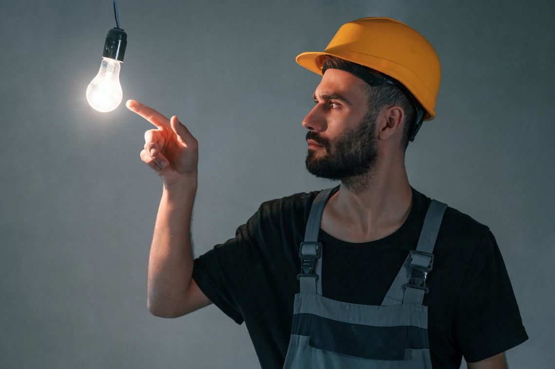 Elektryk radzi: jak dobrze zaplanowane oświetlenie pomaga obniżyć rachunki za prąd