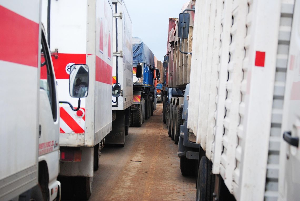 Faktoring w transporcie: Jak poprawić płynność finansową firmy transportowej