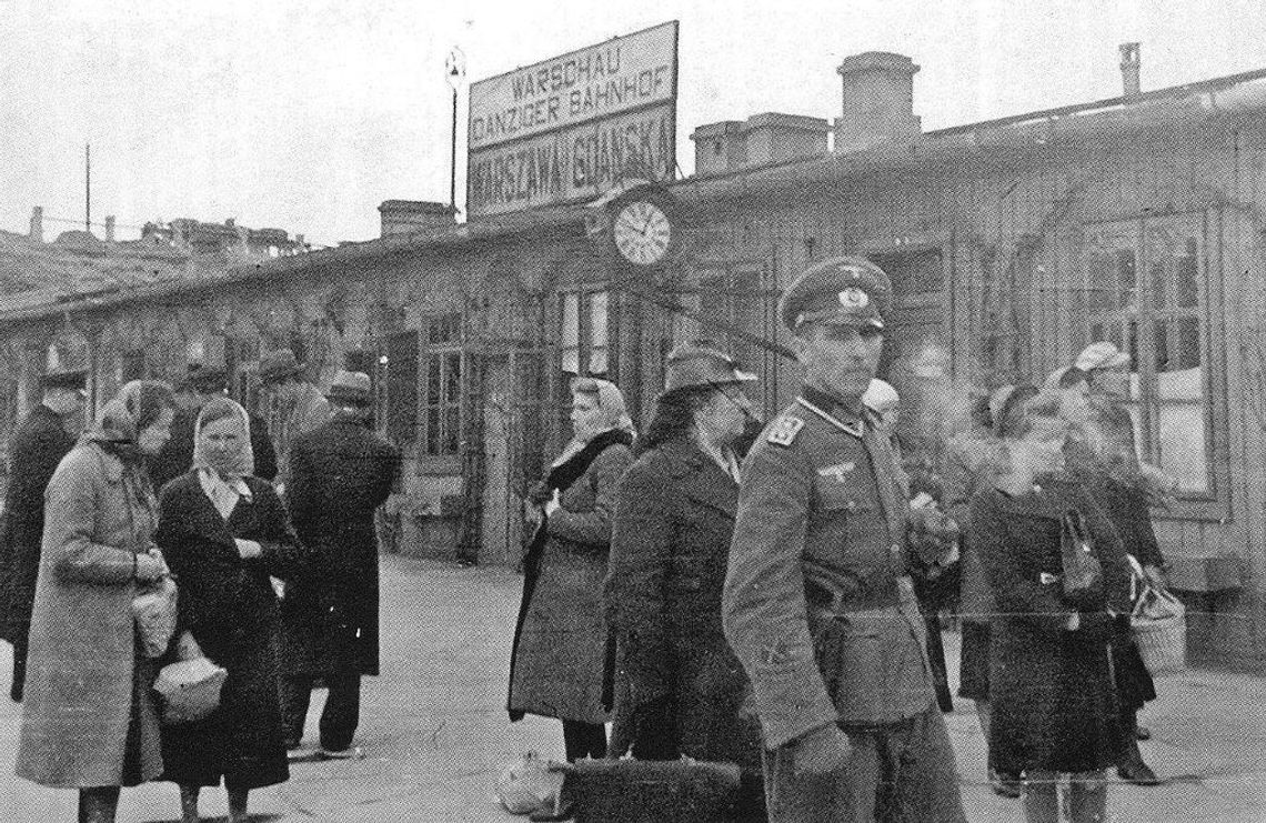 Hołd bohaterom walk o Dworzec Gdański