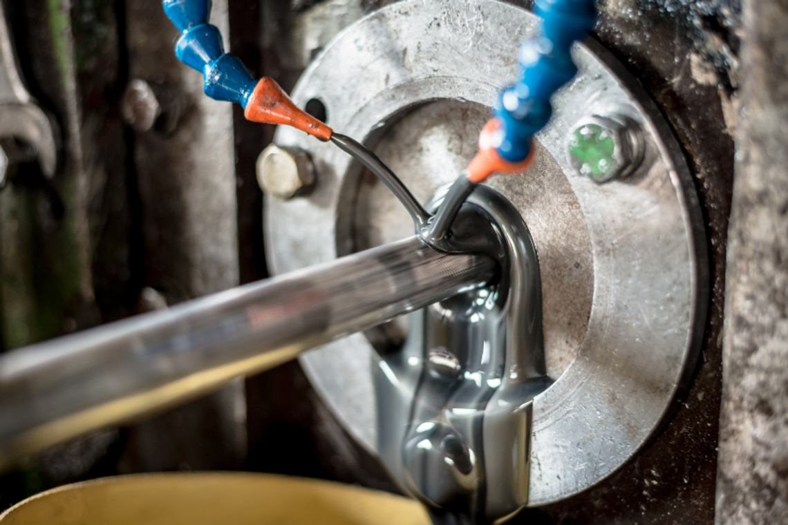 Jak działają wytłaczarki jednoślimakowe i gdzie znajdują zastosowanie?