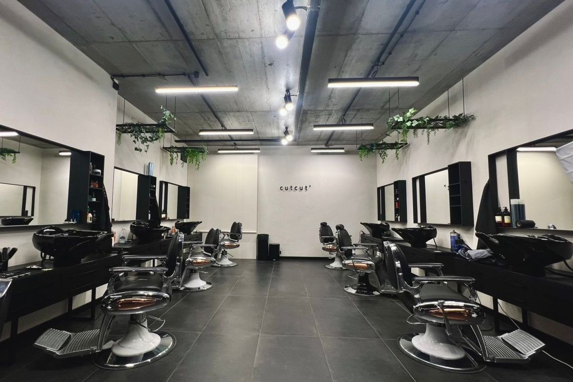 Jak wybrać dobry salon fryzjerski w Warszawie: kryteria, które naprawdę mają znaczenie