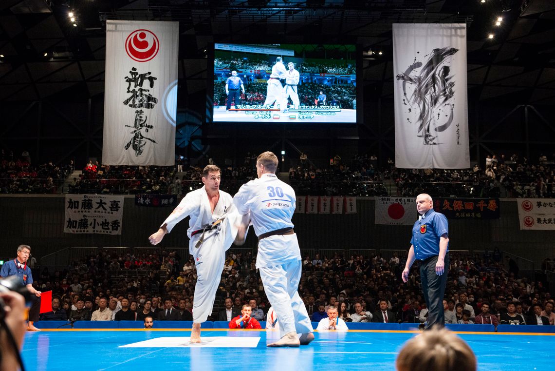 Maciej Mazur wicemistrzem świata w karate kontaktowym