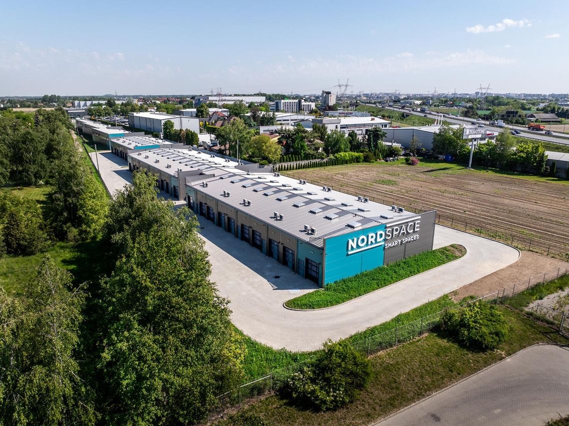 Magazyn samoobsługowy – jak Żoliborz i Bielany zyskują dodatkową przestrzeń dzięki self storage?