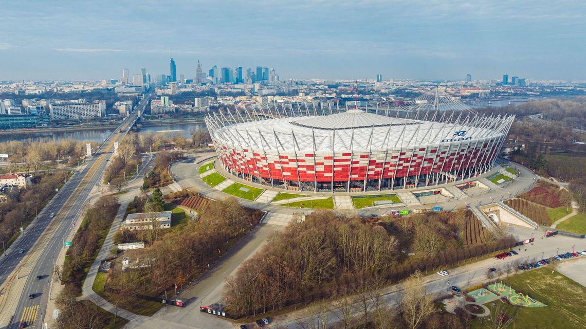 Moda na rooftopy: jak najwyższy taras widokowy w Warszawie zmienia krajobraz rozrywkowy stolicy. Moda na rooftopy: jak najwyższy taras widokowy w Warszawie zmienia krajobraz rozrywkowy stolicy.
