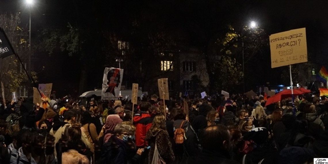 "Na Warszawę". Dziś zapowiadana jest największa manifestacja Strajku Kobiet