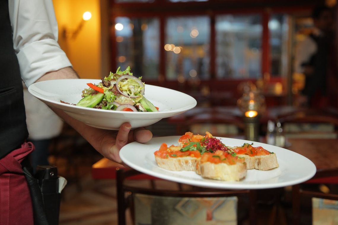 Najlepsze restauracje na Mokotowie: gdzie zjeść w Warszawie?