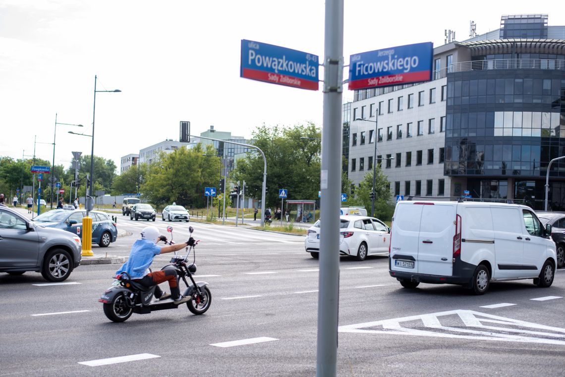 Najpierw skrzyżowanie, teraz chodnik. ZDM pracuje na Powązkowskiej