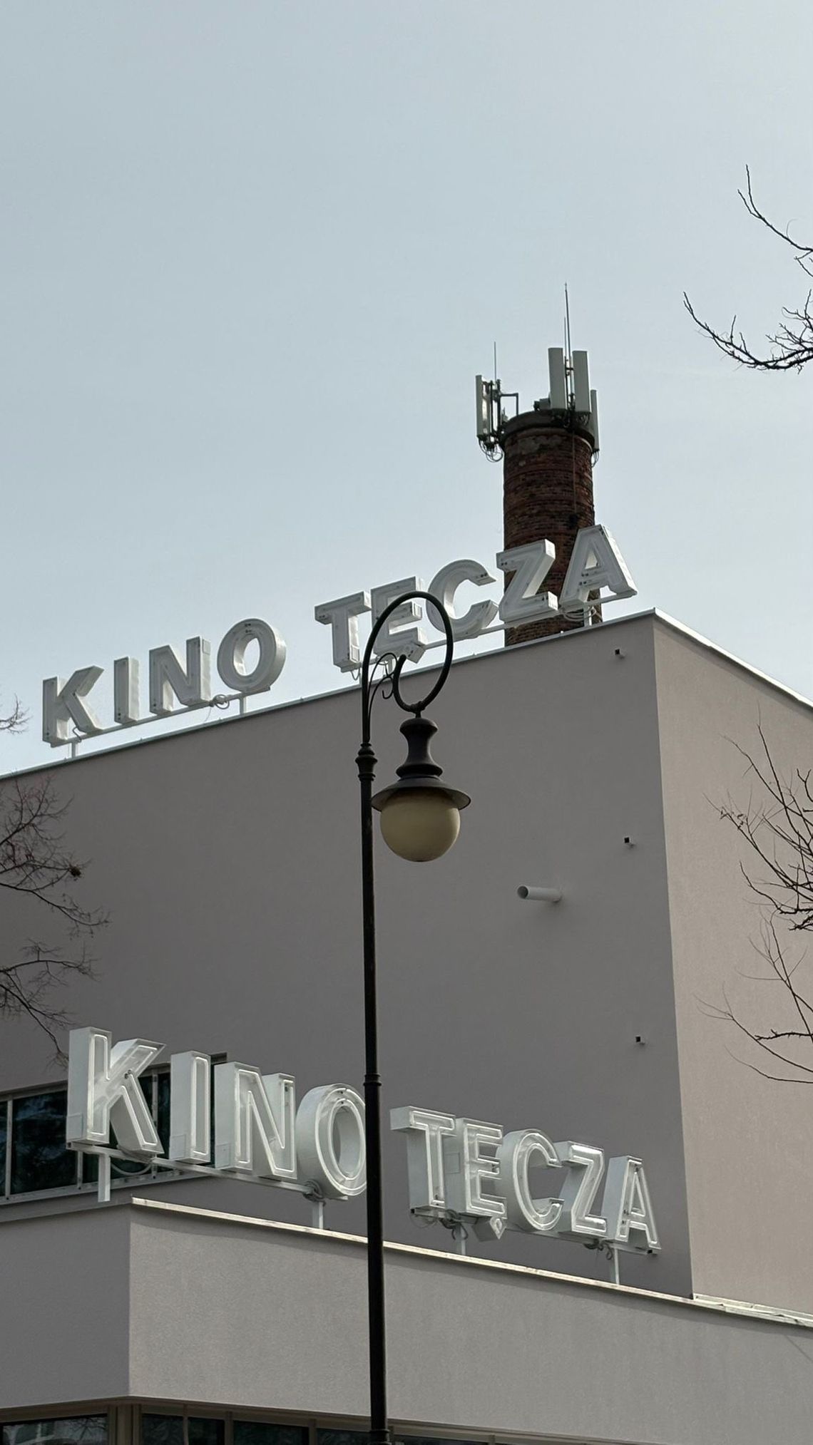 Neon Kina Tęcza znów rozświetla dzielnicę Neon Kina Tęcza znów rozświetla dzielnicę