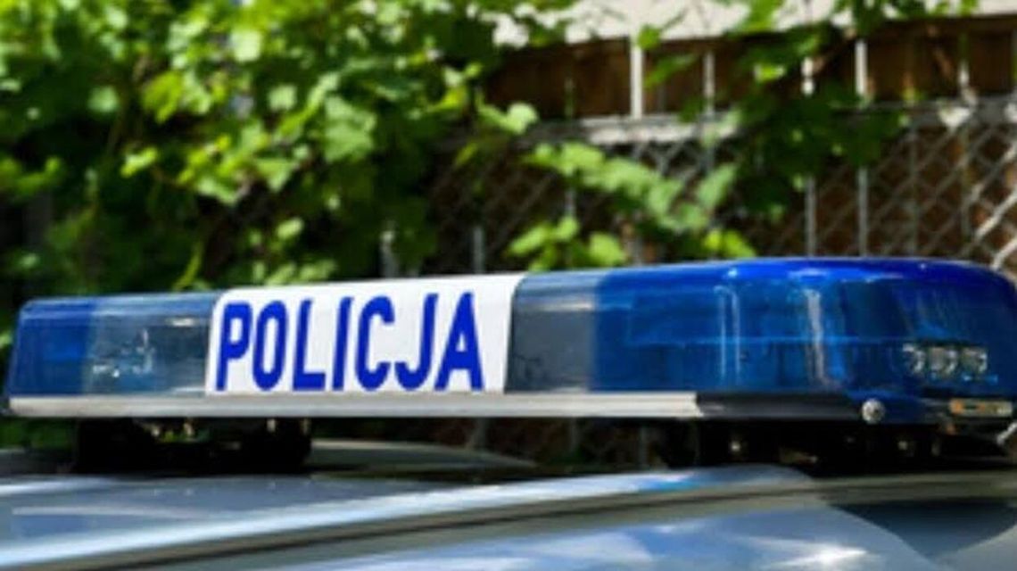 Nerwowe zachowanie zdradziło 37-latka. W kieszeni miał pojemnik z marihuaną Nerwowe zachowanie zdradziło 37-latka. W kieszeni miał pojemnik z marihuaną