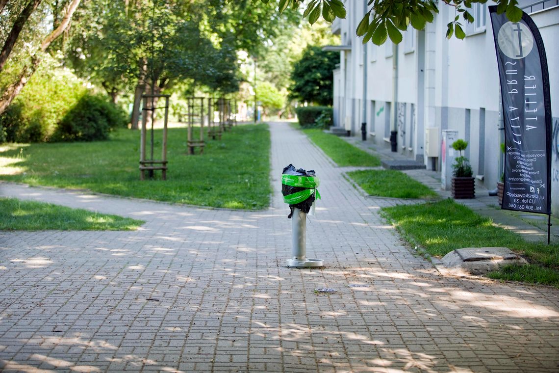 Poidełko stanęło na przejściu