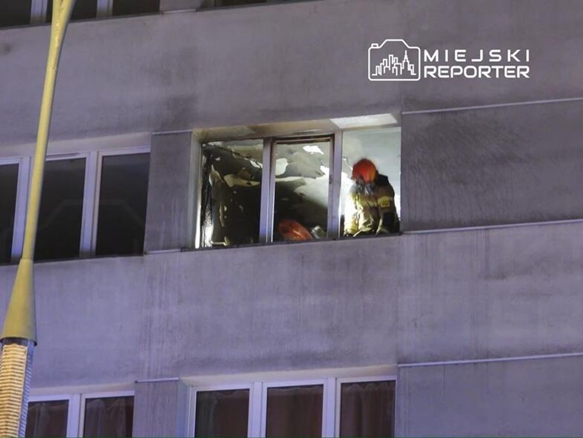 Pożar mieszkania. Ciężko ranny 70-letni mężczyzna