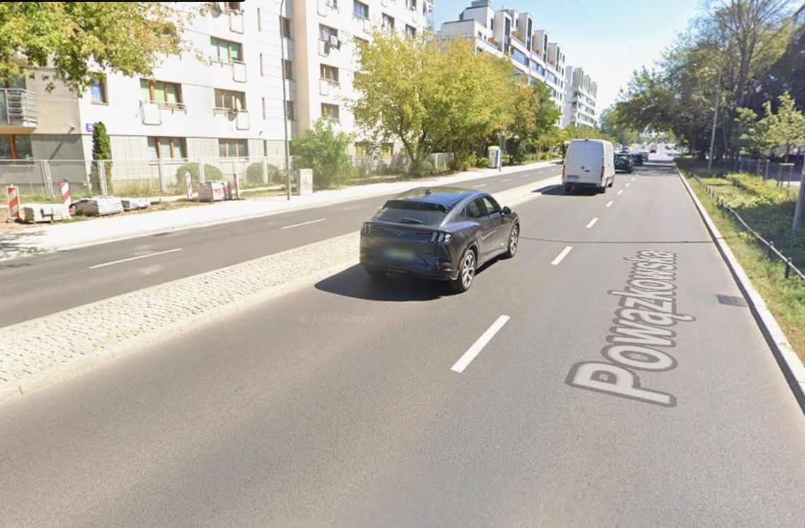 Radny chce pomiaru prędkości na Powązkowskiej i al. Jana Pawła II. „Kierowcy urządzają tu wyścigi” Radny chce pomiaru prędkości na Powązkowskiej i al. Jana Pawła II. „Kierowcy urządzają tu wyścigi”