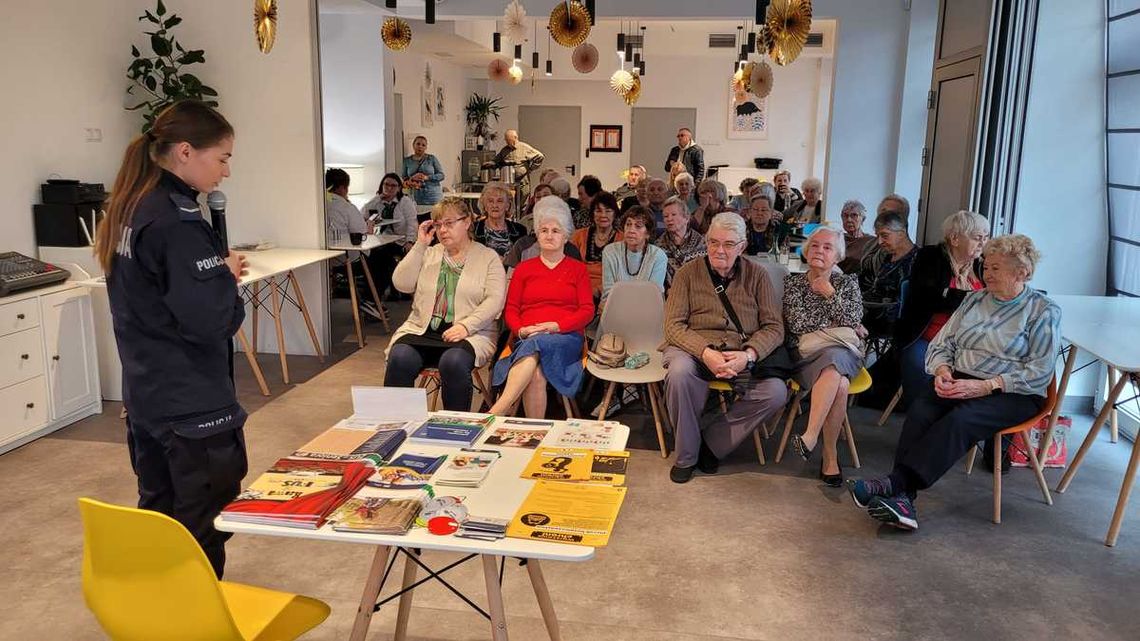 Seniorze! Policja przypomina  jak właściwie dbać o bezpieczeństwo