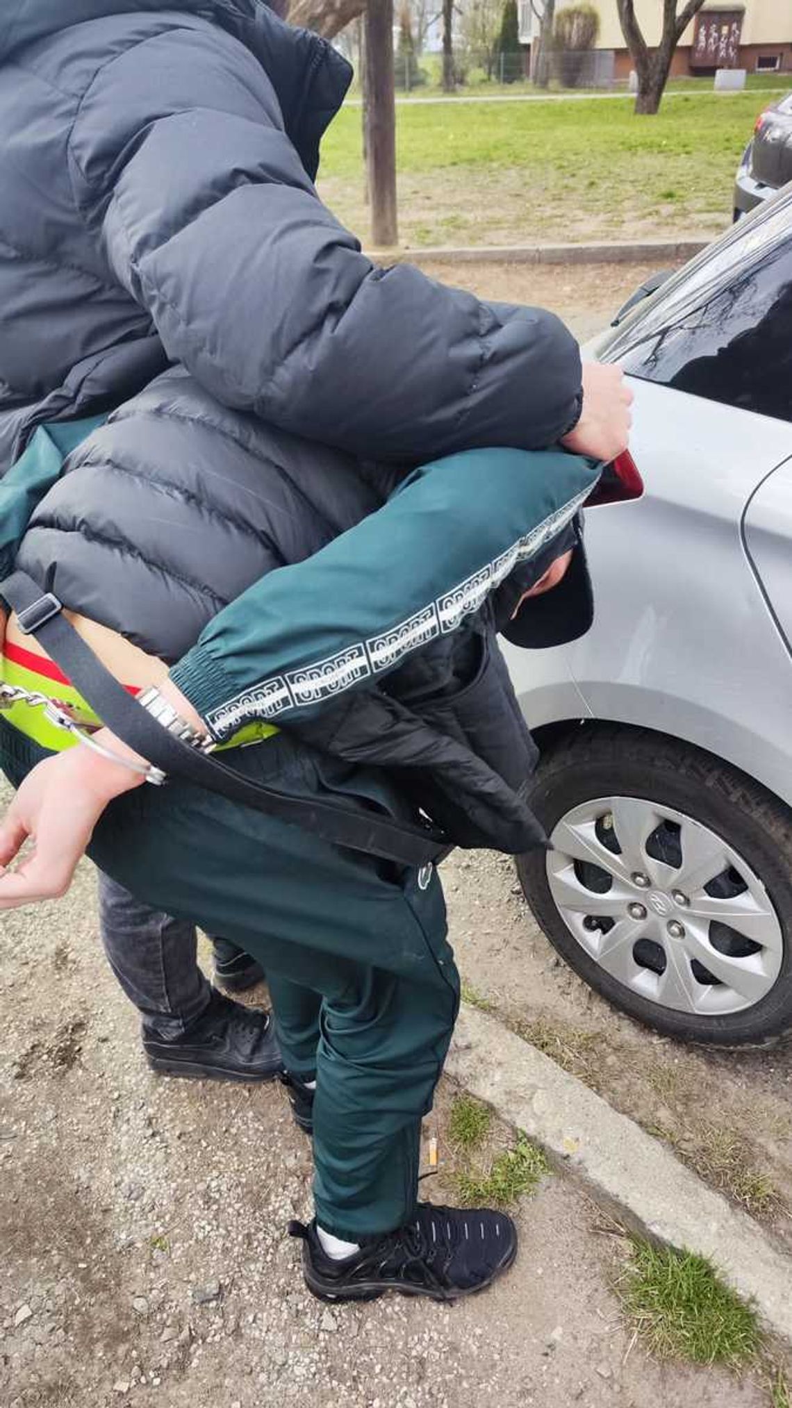 Sprzedawali narkotyki- zostali zatrzymani na gorącym uczynku