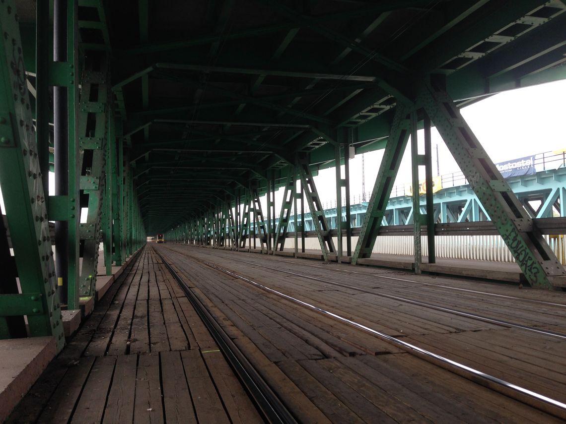 Tramwajarze planują zmodernizować most Gdański. Znikną drewniane podkłady