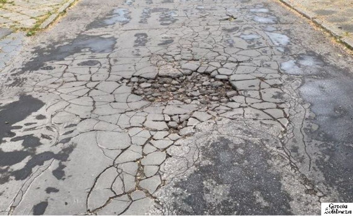 Ulica Śmiała: Dziurawa i niebezpieczna. 50 lat bezskutecznej walki o remont