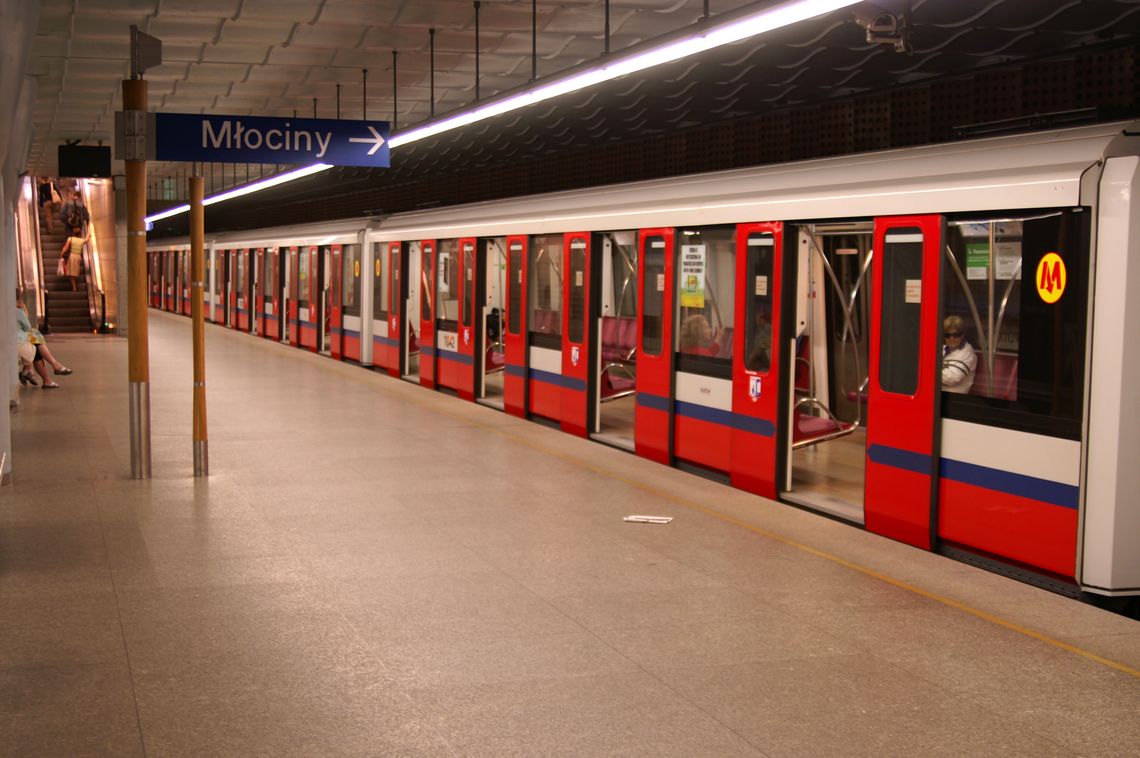 Utrudnienia na linii metra M1 na stacji Marymont, pociągi kursują w pętlach