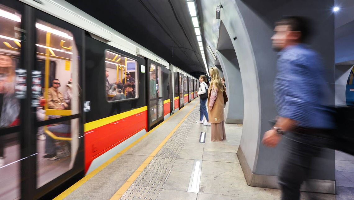 Utrudnienia w kursowaniu pociągów metra linii M1