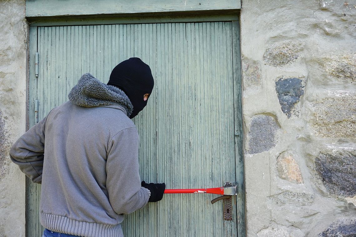 Włamywacze znakują żoliborskie mieszkania. Zachowajcie czujność!