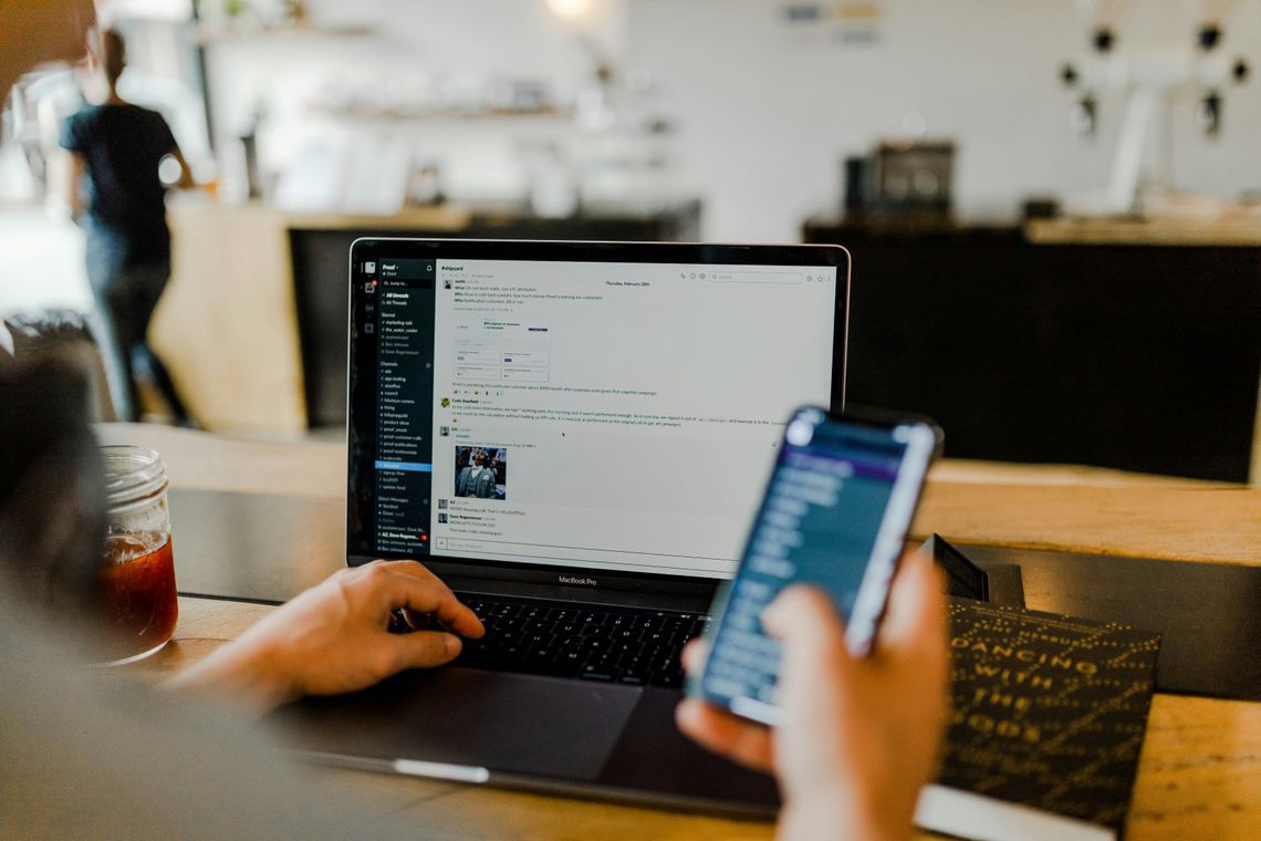 Własny sklep internetowy vs marketplace — co się bardziej opłaca?