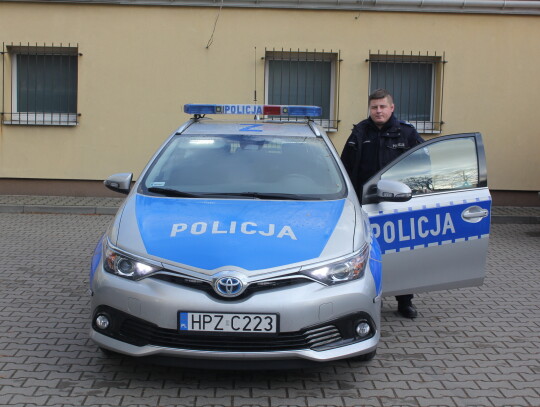 Sierż. szt. Patryk Maroszek od 7 lat służy w policji, od prawie 3 lat jest dzielnicowym